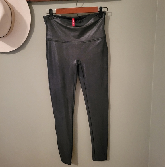 Spanx Black Coated Leggings Size Large - Picture 2 of 12